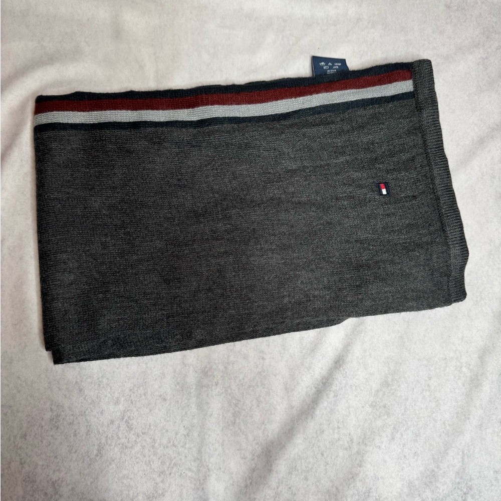 Tommy Hilfiger Gray Scarf with Stripes